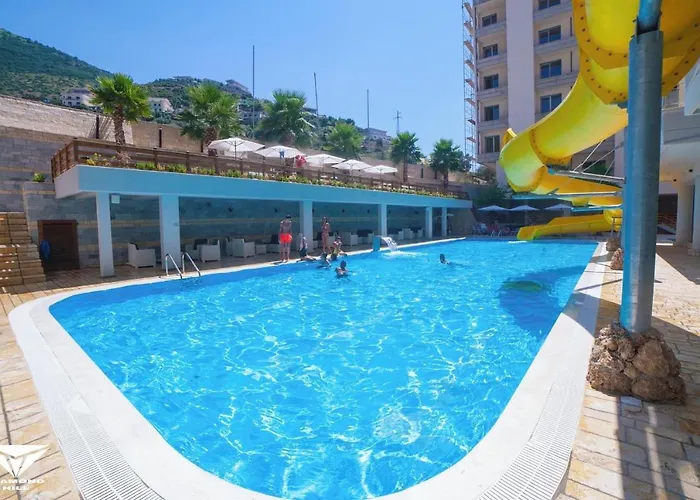 2 Bedrooms Seaside View Apart, Free Parking. Apartament Wlora