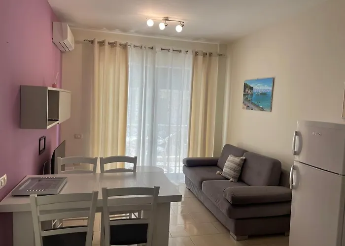 2 Bedrooms Seaside View Apart, Free Parking. Apartament *