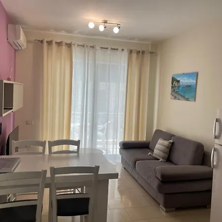 2 Bedrooms Seaside View Apartment *