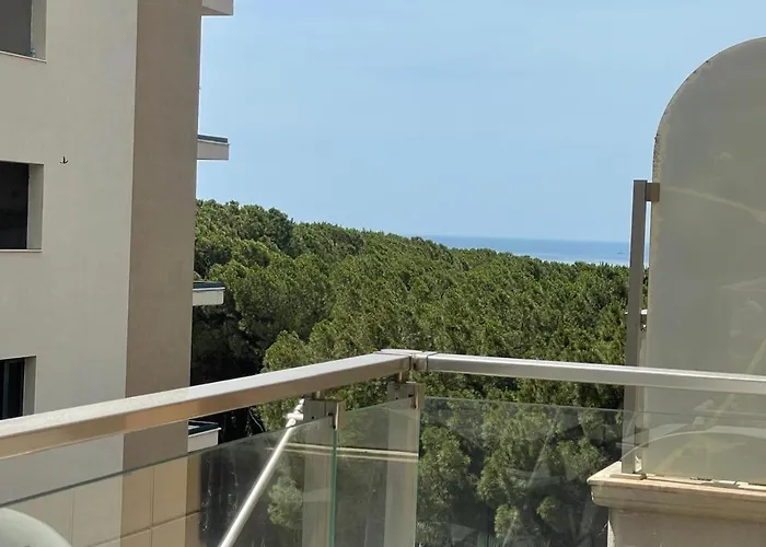 2 Bedrooms Seaside View Apart, Free Parking. Appartement *